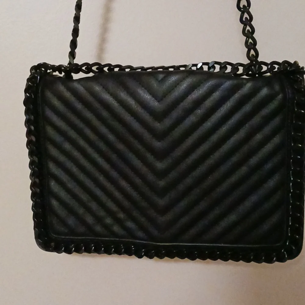Black Shoulder  HandBag - Picture 5 of 6
